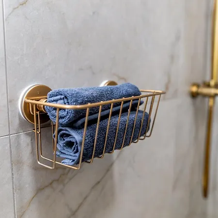 Riverfront Apartman *