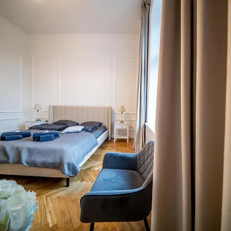 Riverfront Apartman *