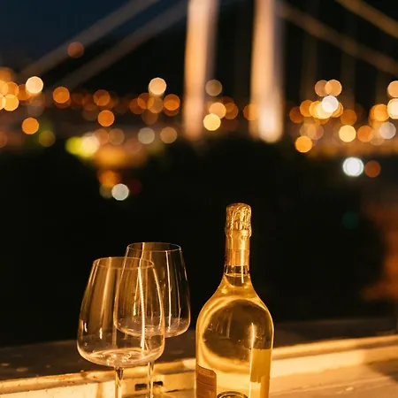 Apartment Riverfront Budapest