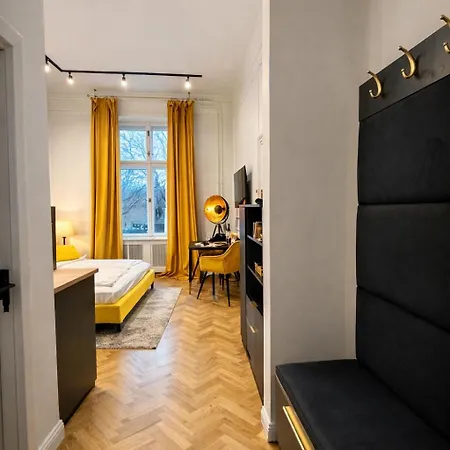 Riverfront Apartman *