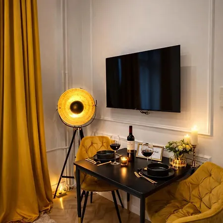 Riverfront Apartman *