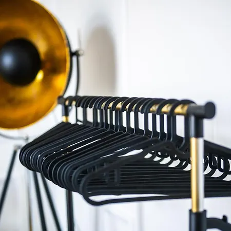 Riverfront アパート