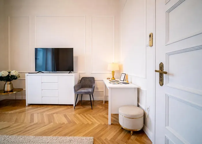 Riverfront Apartment *